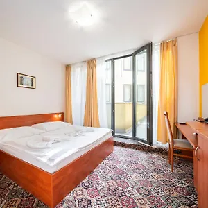 Hotel De Luxe ***