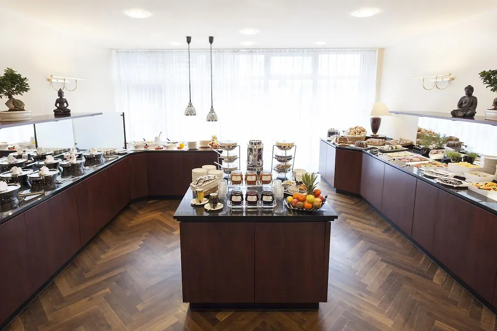 ****  Hotel Vier Jahreszeiten סטארנברג גרמניה